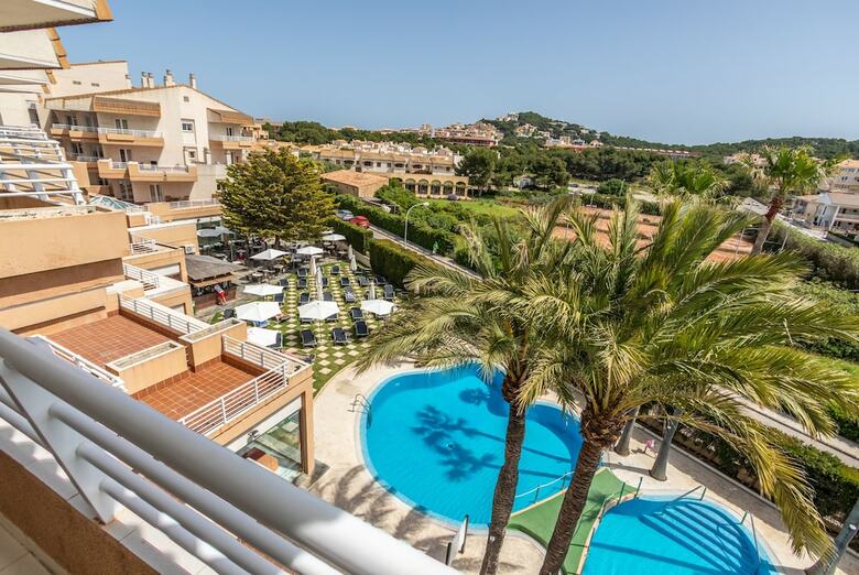 Hotel Illot Suites