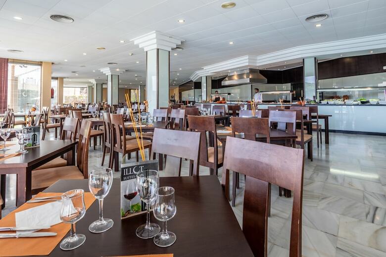 Hotel Illot Suites