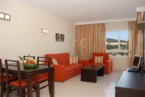 Hotel Illot Suites