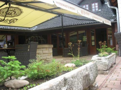Hostal Restaurace A Penzion U Pe?�k?