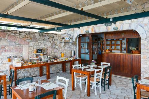 Aparthotel Grekis Beach Hotel And Apartments