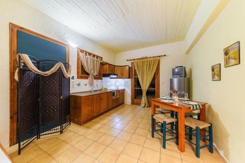 Aparthotel Grekis Beach Hotel And Apartments