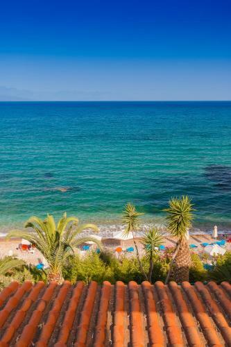 Aparthotel Grekis Beach Hotel And Apartments