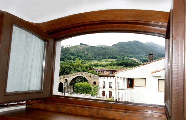Hotel Puente Romano