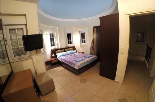 Bella Villa 2