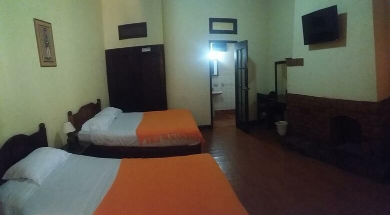 Hotel Villa Real Plaza