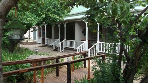Housemartin Guest Lodge