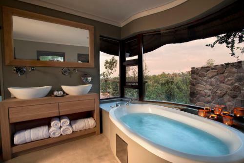 Hostal Mhondoro Safari Lodge & Villa