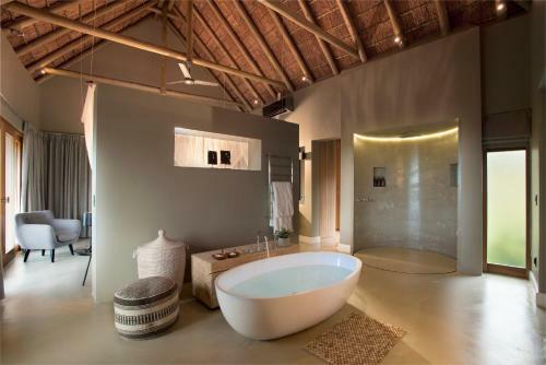 Hostal Mhondoro Safari Lodge & Villa