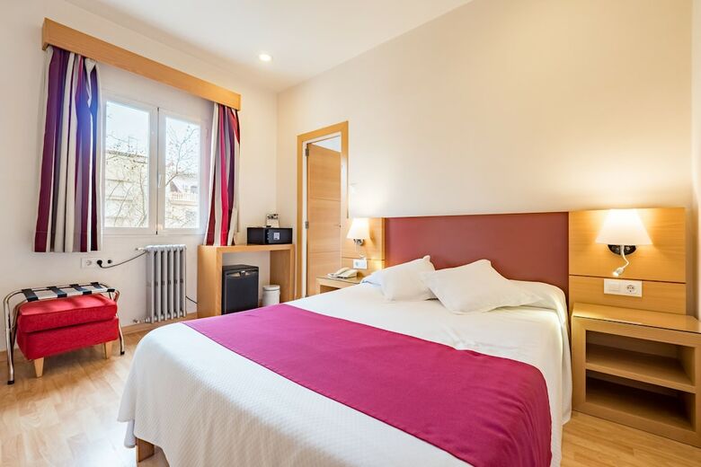 Hotel Amic Col�n