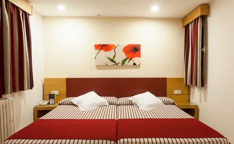 Hotel Amic Col�n
