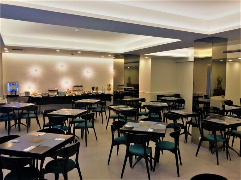 Apulia Praia Hotel