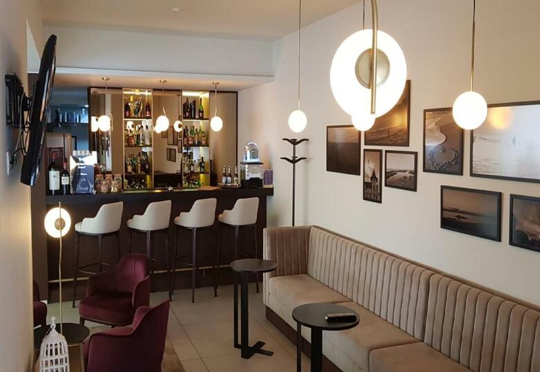 Apulia Praia Hotel