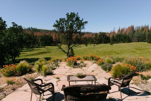 Bed & Breakfast Red Tail Ranch