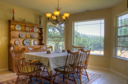 Bed & Breakfast Red Tail Ranch