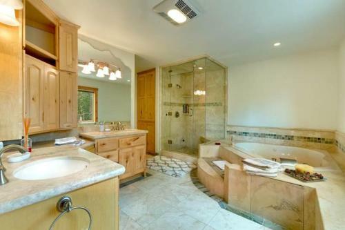 Lodgepole Pine Chalet
