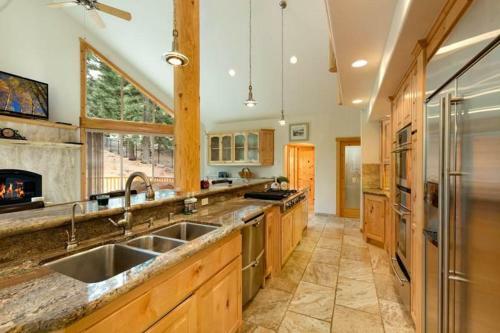 Lodgepole Pine Chalet