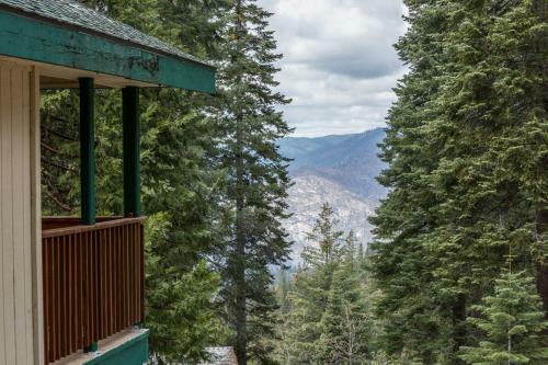 Upper Cascades