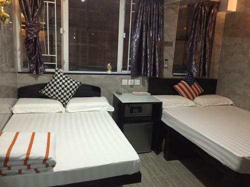 Hostal Modern Hotel