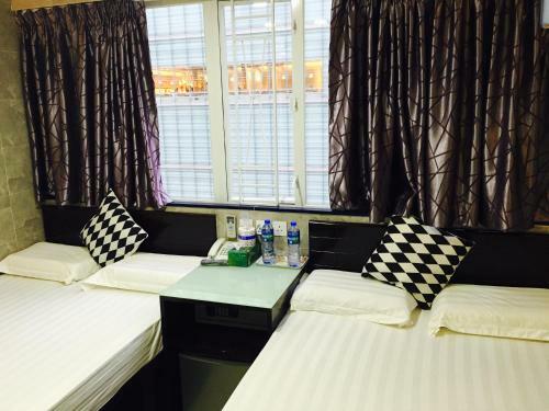 Hostal Modern Hotel