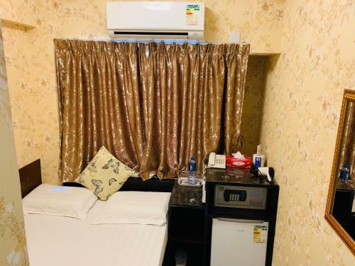 Hostal Modern Hotel
