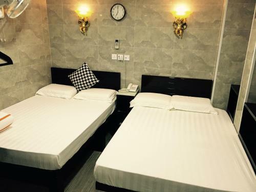 Hostal Modern Hotel