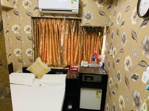Hostal Modern Hotel