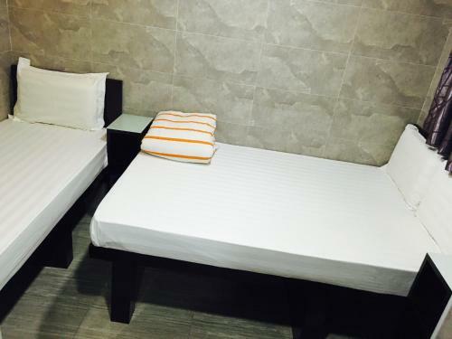 Hostal Modern Hotel