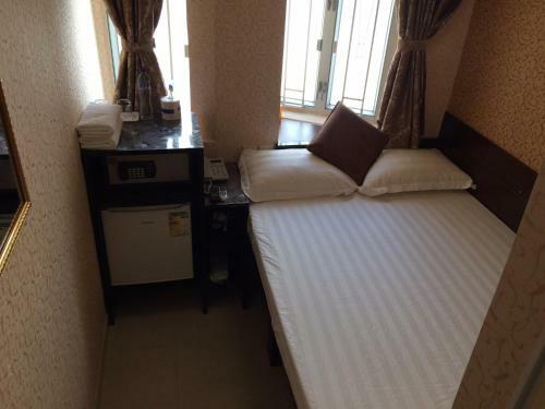 Hostal Modern Hotel