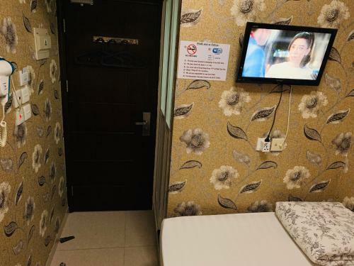 Hostal Modern Hotel
