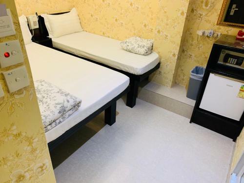 Hostal Modern Hotel