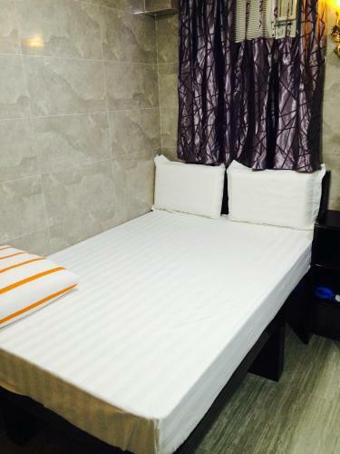 Hostal Modern Hotel