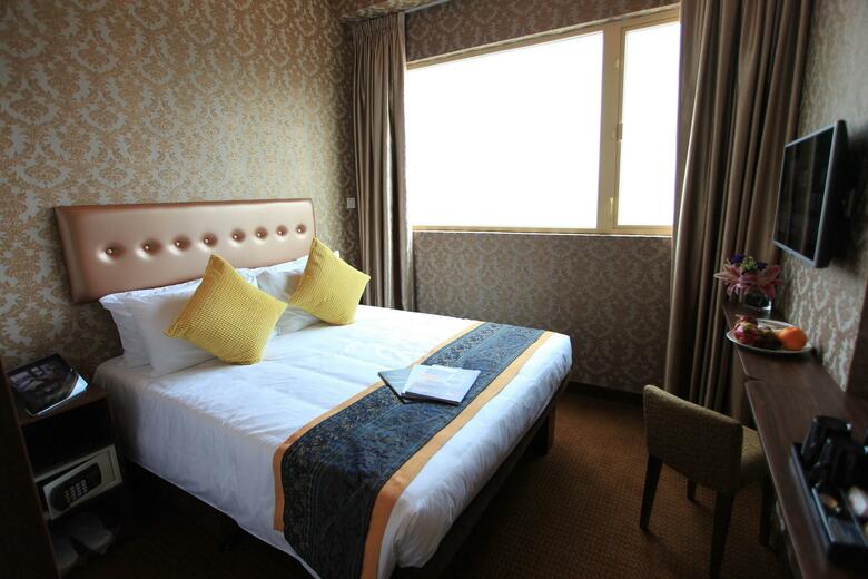 Grand City Hotel