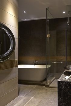 Gloucester Hotel