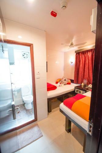 Hostal Canada Hotel