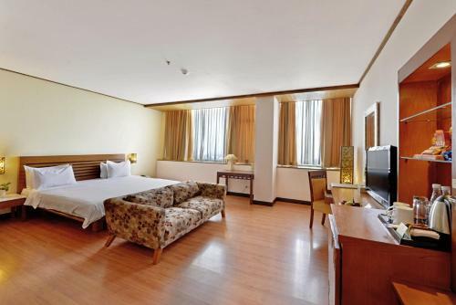 Banana Inn Hotel & Spa