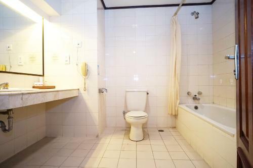 Adika Hotel Bahtera