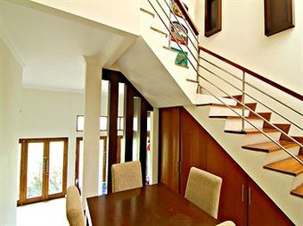 De Bukit Dago Villa