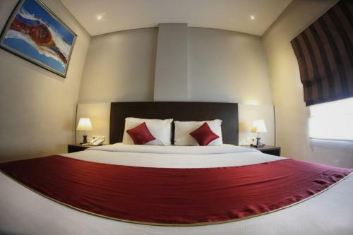 Hostal Sutan Raja Guest House