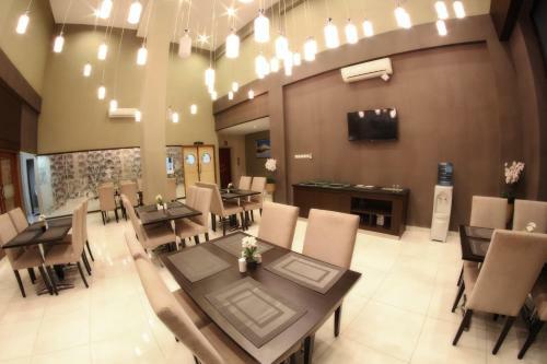 Hostal Sutan Raja Guest House