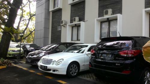 Hostal Sutan Raja Guest House