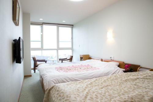 Bed & Breakfast Atami Koro