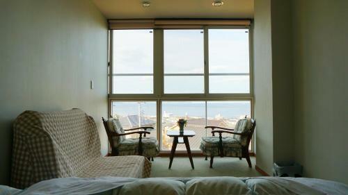 Bed & Breakfast Atami Koro