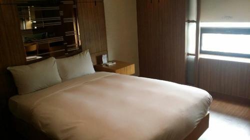 Charis Hotel