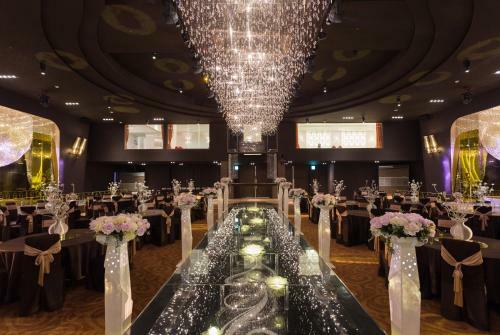 Charis Hotel