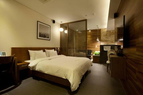 Polo Tourist Hotel