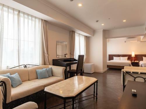 Shonan Crystal Hotel