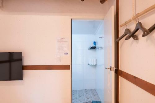 Hostal Raon Guesthouse