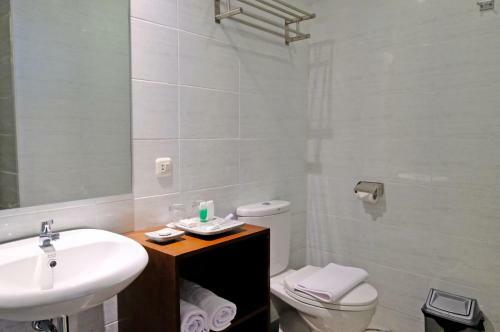 Senthong Asri Hotel And Resto