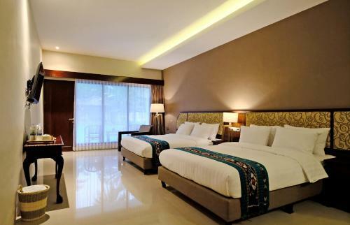 Senthong Asri Hotel And Resto
